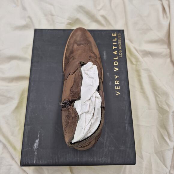 NEW Very Volatile Women Drexel leather Ankle Boot western-inspired bootie sz 9.5 - Picture 5 of 9